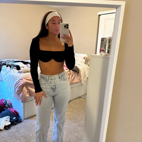 Princess Polly top. Black. Barely worn - Picture 2 of 5